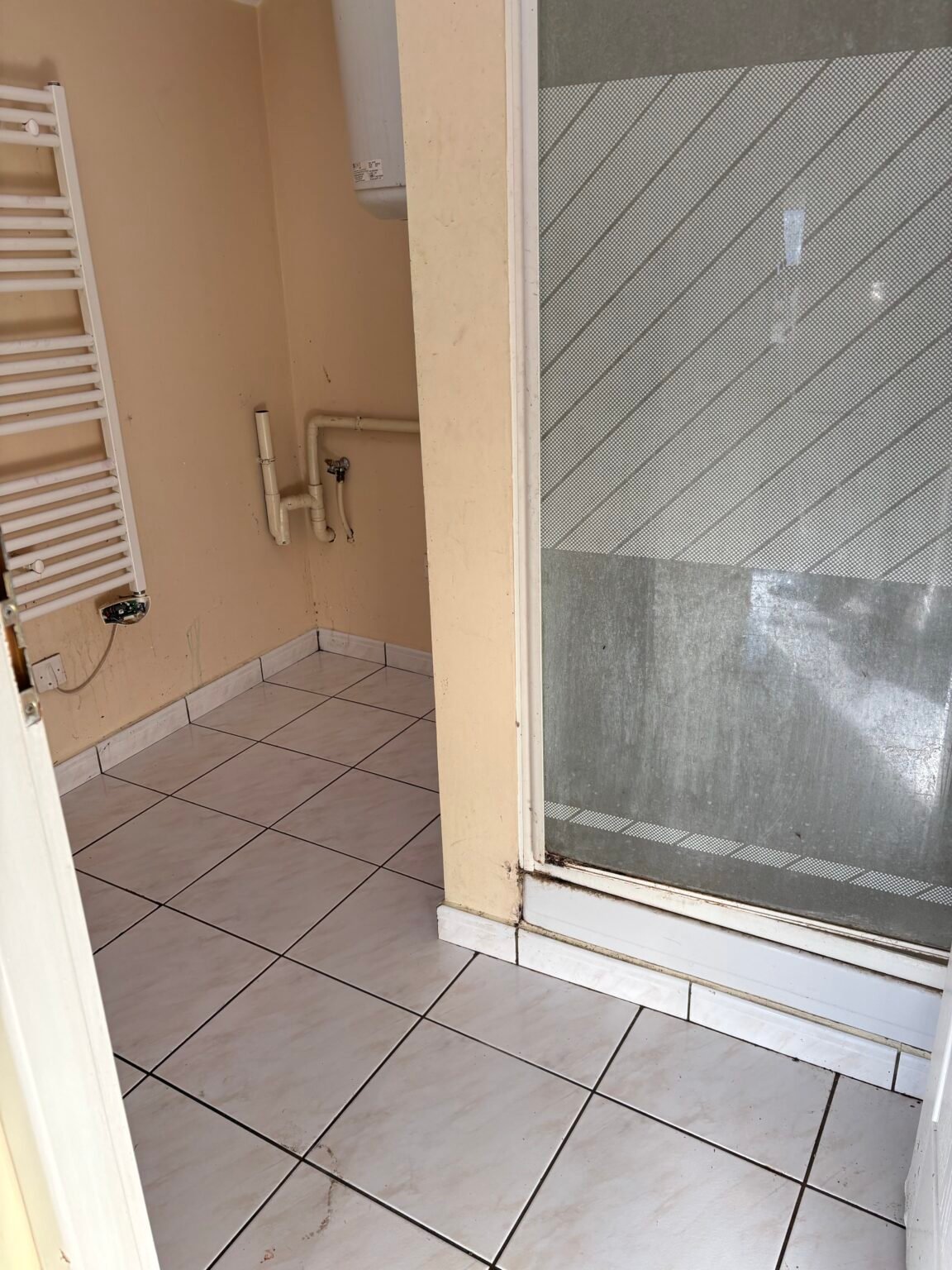 Salle de bain après nettoyage et remise en état d’un logement Diogène