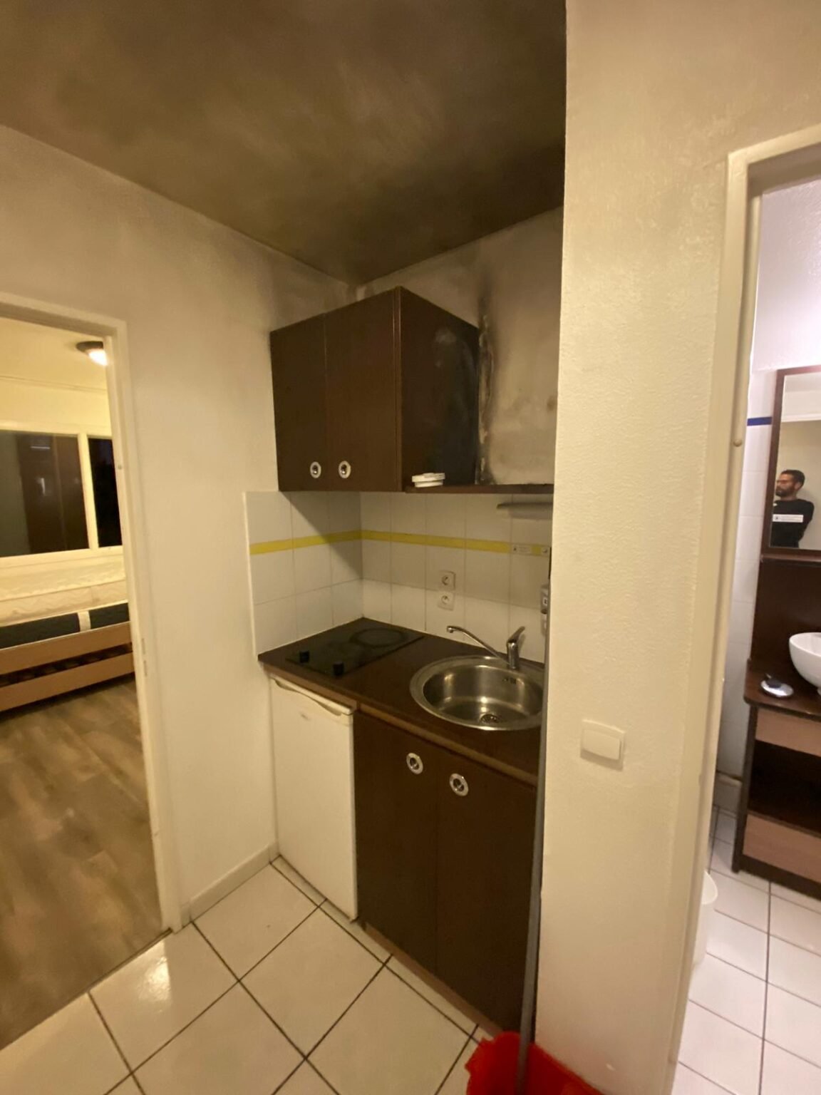 Kitchenette après nettoyage et décontamination après incendie