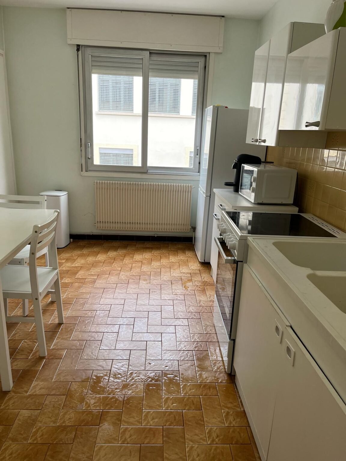 Cuisine propre après nettoyage de fin de location